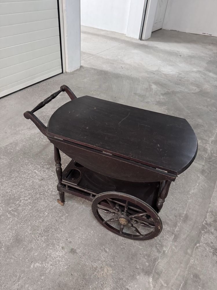 Carrinho de chá de madeira