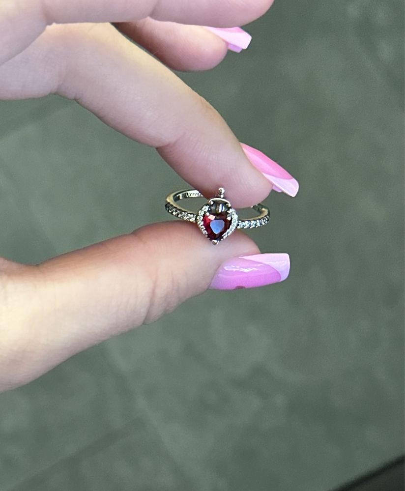 Серебряное кольцо Pandora s925 ale "Червоне серце" "Злая королева"