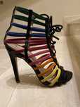 Sandalia de senhora multicolor em muito bom estado.