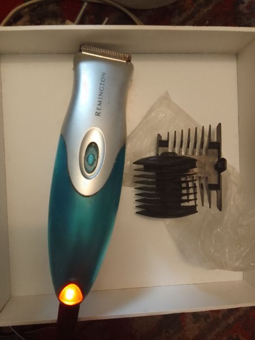 Машинка для стрижки волос.