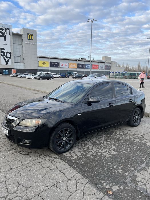 Продам автомобиль Мазда 3