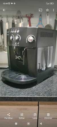 Máquina café delonghi com pouco uso