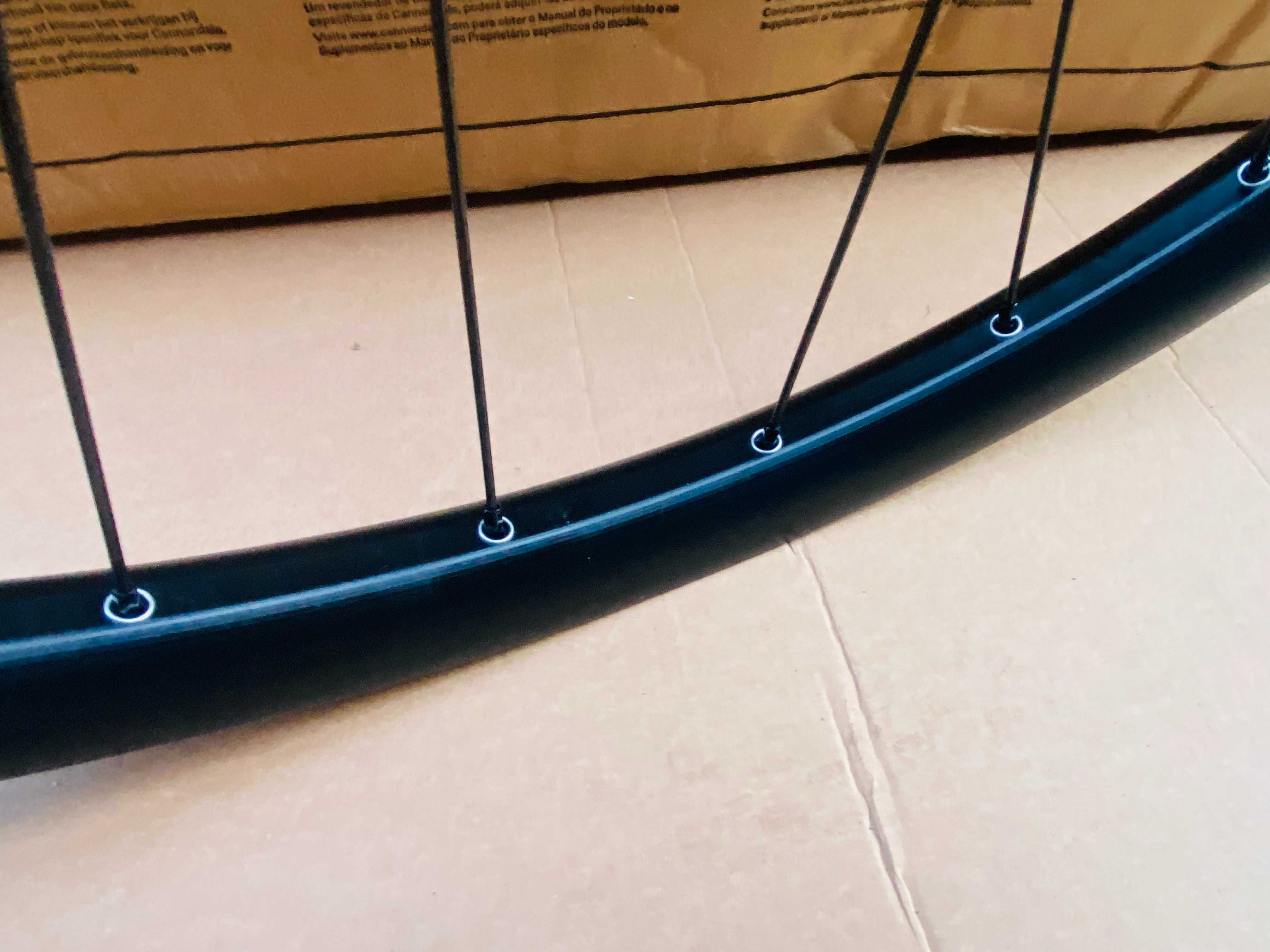 Koło Przednie 29" NEWMEN ROSE DT SWISS CenterLock BOOST 110x15 Maszyno