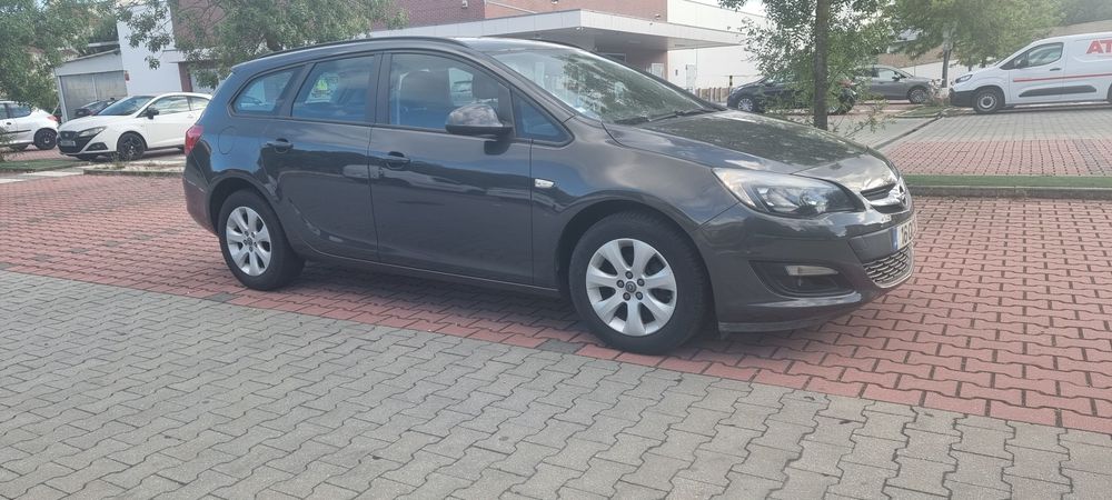 Opel Astra Sport ToUrer  1.3 CDTI Exeutive vendo ou troco