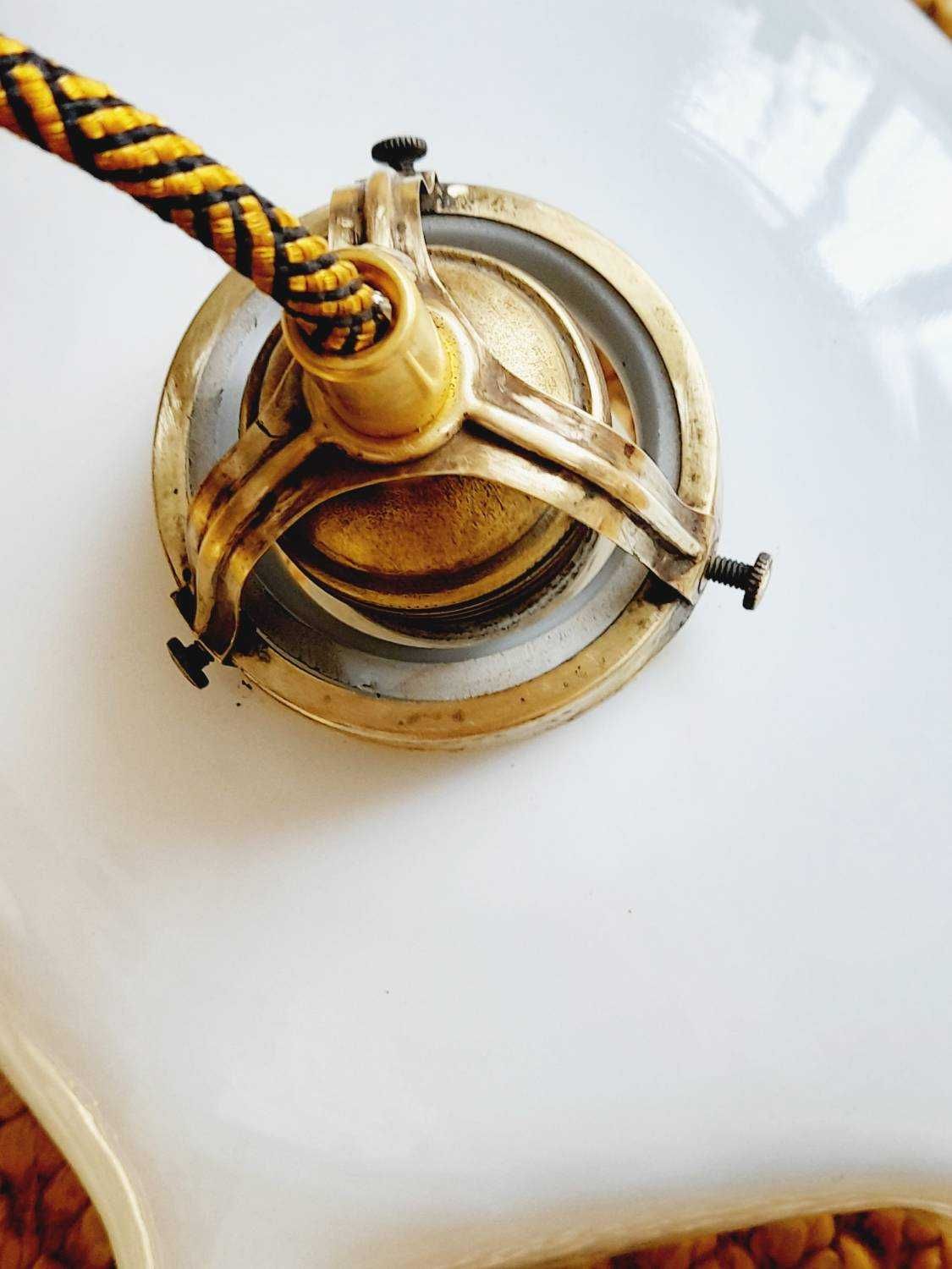 Wisząca lampa art deco nad stół