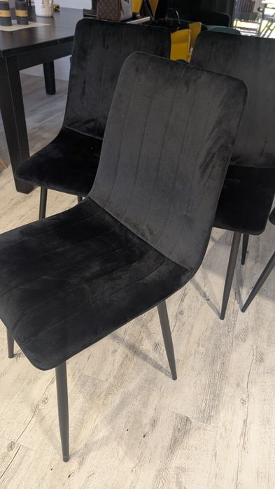 Krzesła welurowe 4 szt