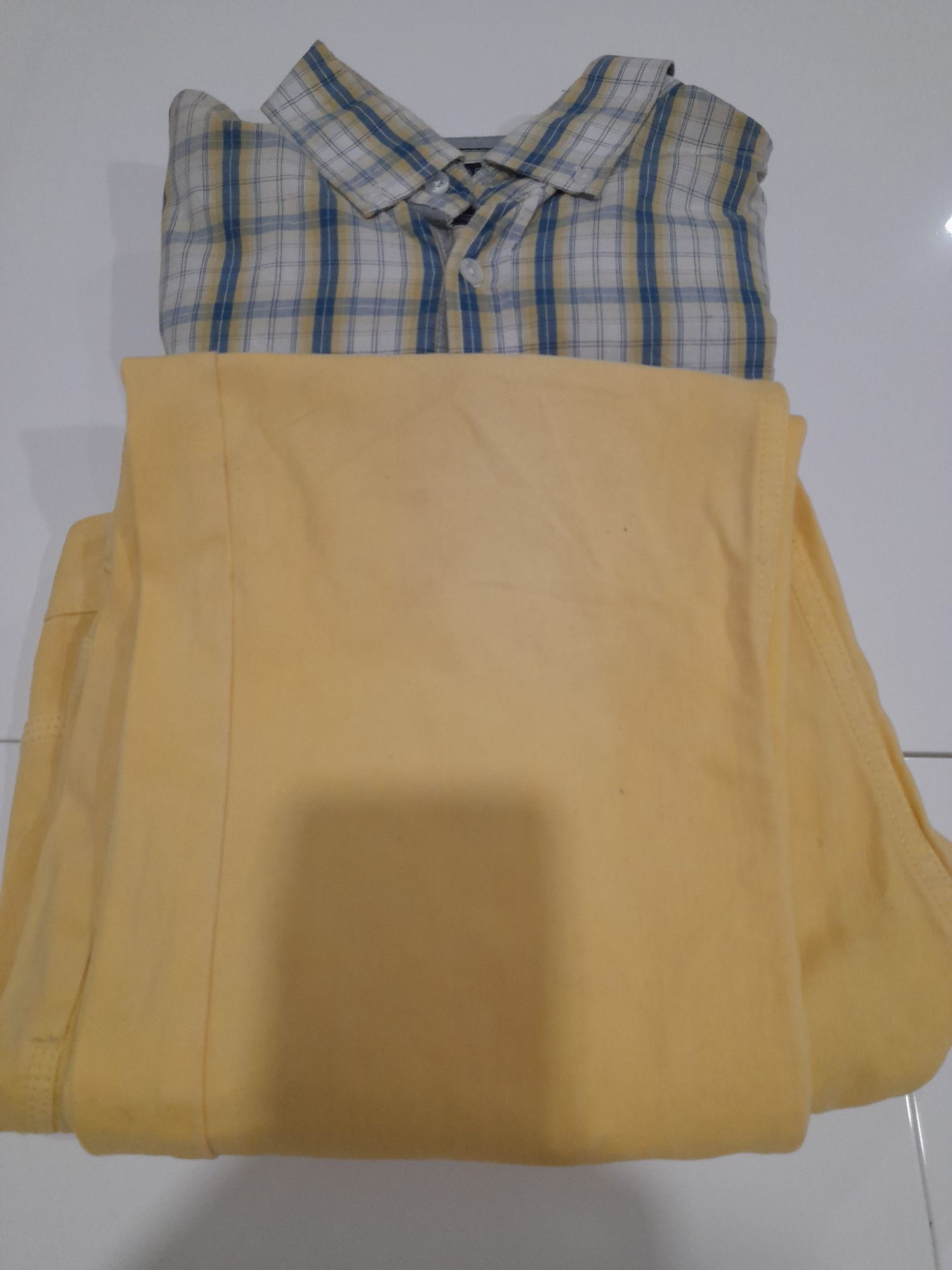 Conjunto camisas e calças