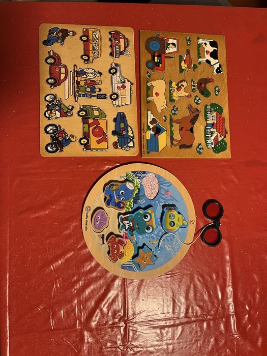 Conjunto de 3 puzzles de encaixar de madeira