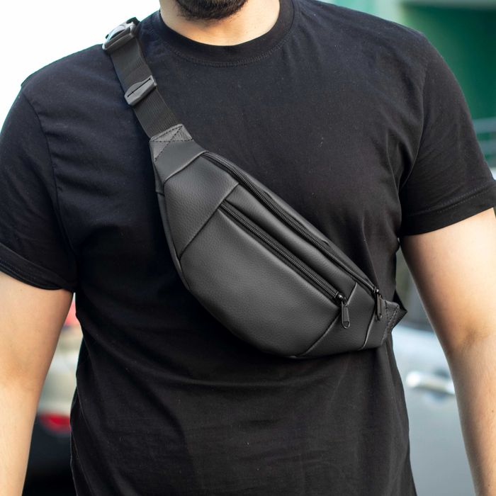 Стильная сумка через плечо бананка из еко кожи черная на 4 отдления