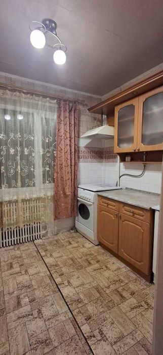 Продам 3х кім.квартиру з меблями та технікою 3мкрн  б. Героїв 2 поверх