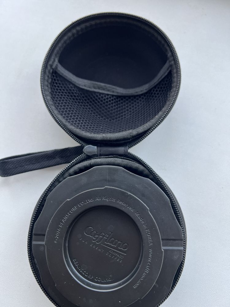 Компактная ручная кофеварка Cafflano Compact, Черная