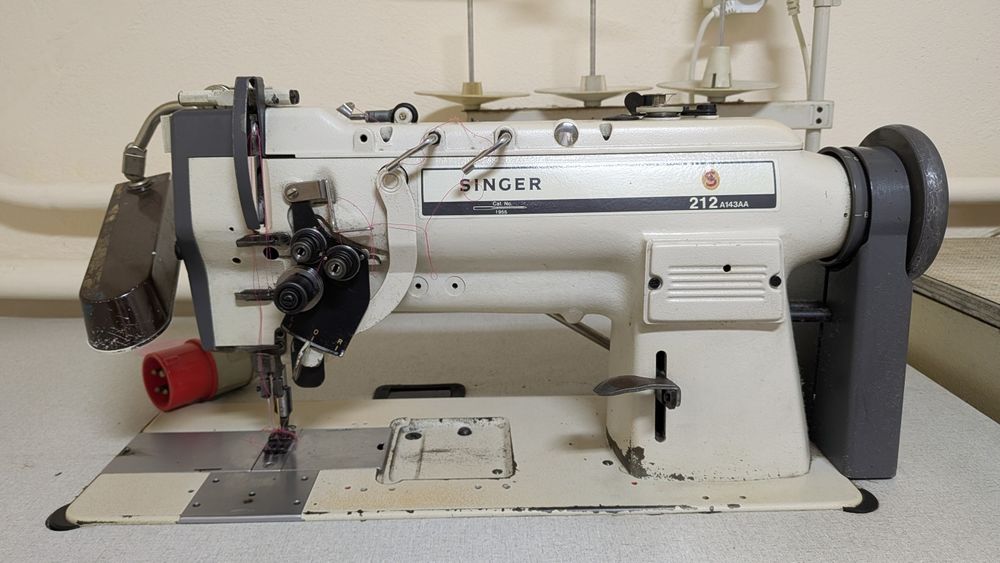 Dwuigłówka Singer, wyłączane igły 212A143AA .