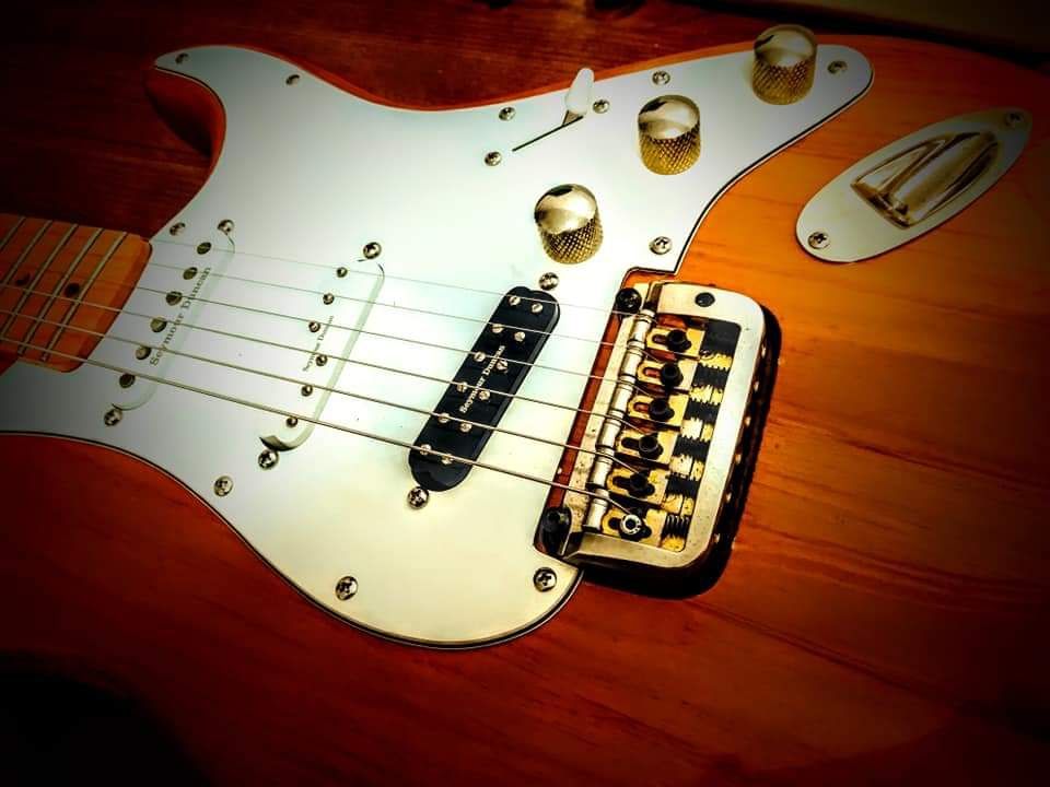 Guitarra Félix Stratocaster