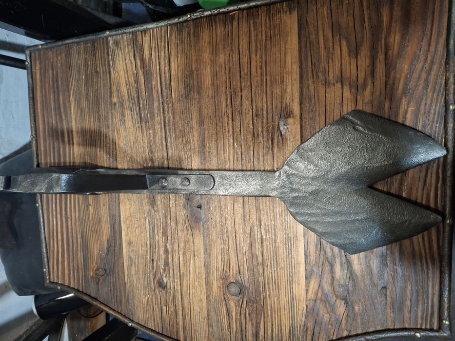 Stare kute narzędzie do korowania