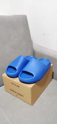 Yeezy slide azure 44,5 (yzy,slide) (OPIS)