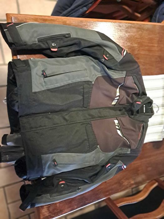 Casacos de moto Ixon e casaco verao Seventy Degrees