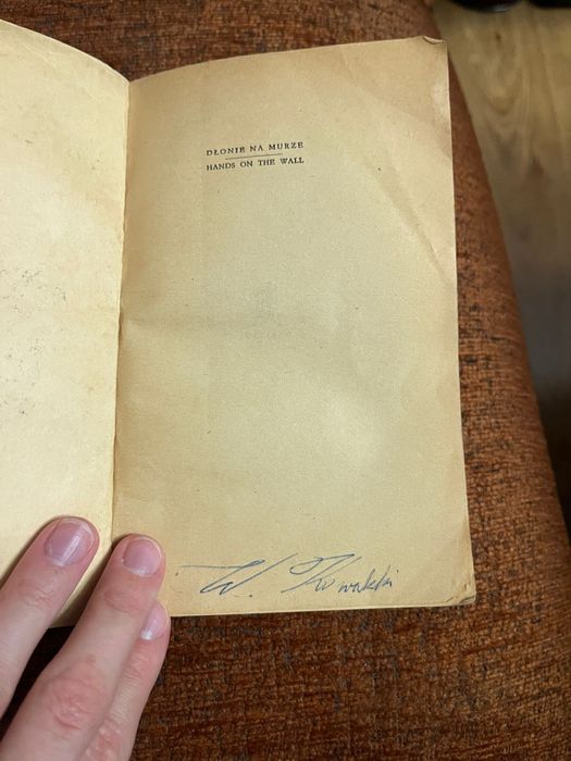 "Dłonie na murze" Jan Dobraczyński