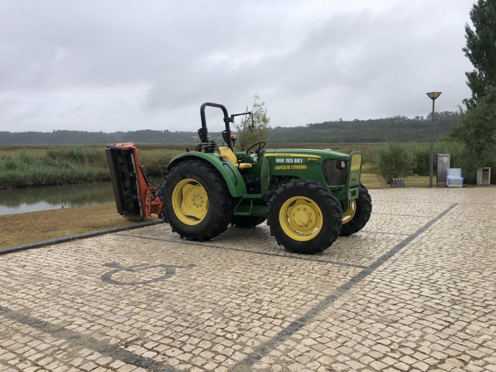 Terraplanagem,valas,entulhos escavadoras