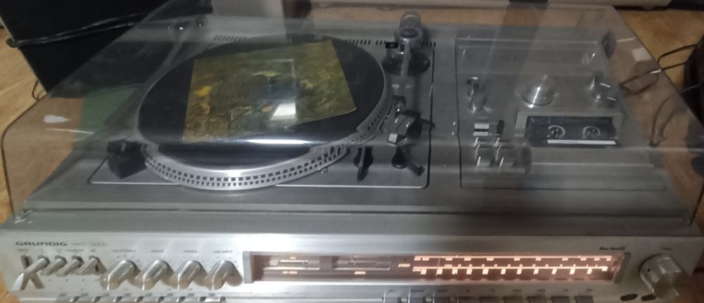 Stary gramofon grundig