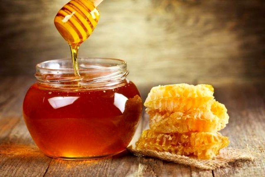 Смачний натуральний мед із дідусевої пасіки