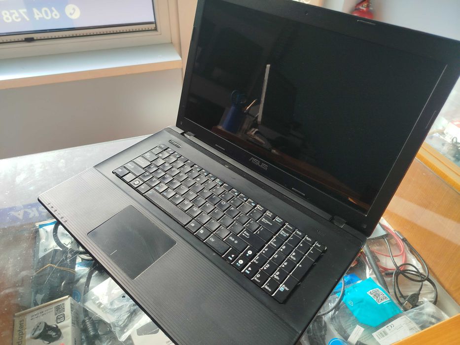 Laptop Asus R704VD
