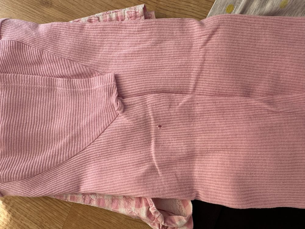 3 pary leginsów 3/4 i letnia piżamka 122/128 Barbie