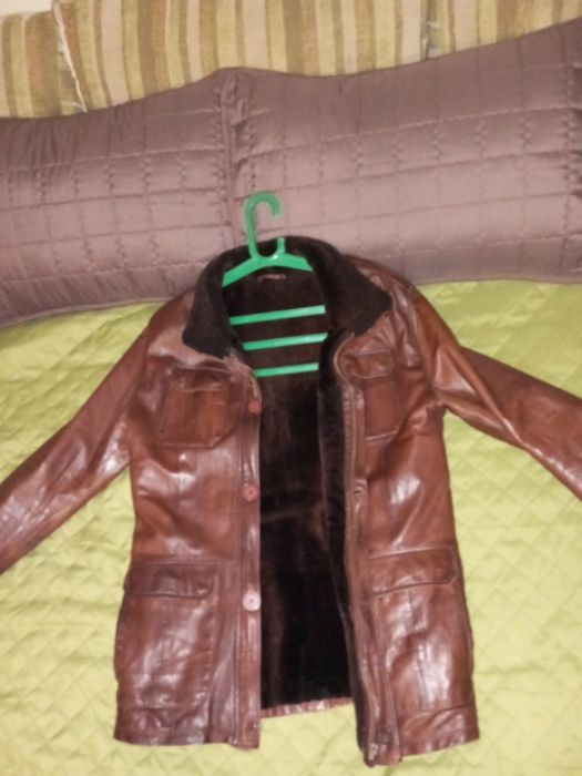 Шкіряна чоловіча куртка