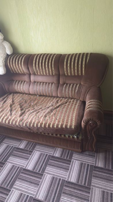 Продам диван двух местный