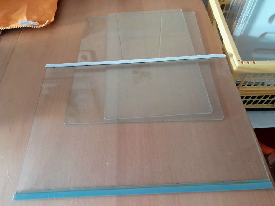 Vendo acessórios frigorífico (combinado) da marca Ariston-Hotpoint