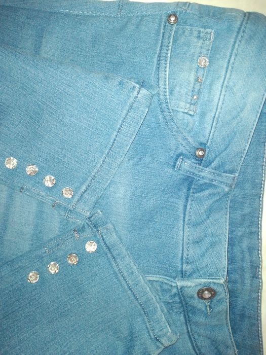 Женские голубые джинсы с потертостями, украшенные камнями, 54-56-58 р