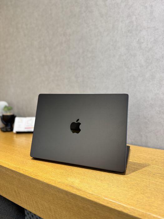 Apple MacBook Pro 14’ 2024 M4 16/512Gb Space Black (MW2U3)