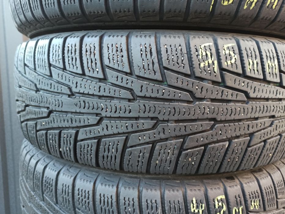 Зимние шины 185/65 R15 Nokian Nordman RS2 резина
