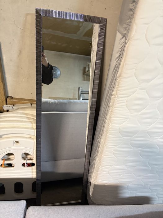 Lustro w srebrnej ramce