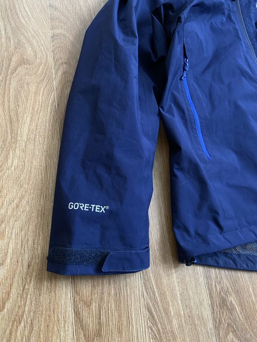 Жіноча куртка Berghaus з мембраною gore-tex