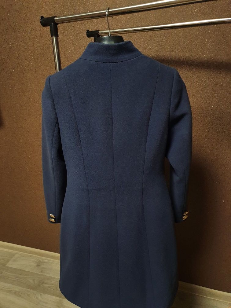 Жіноче пальто синього кольору