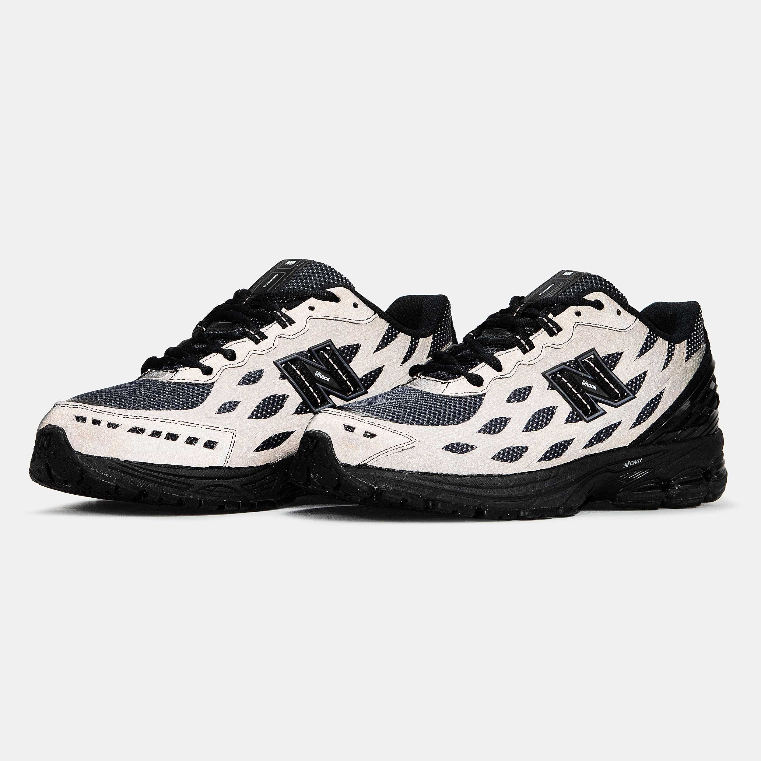 Мужские кроссовки New Balance 1906R Fantomfit "Black" 40-45