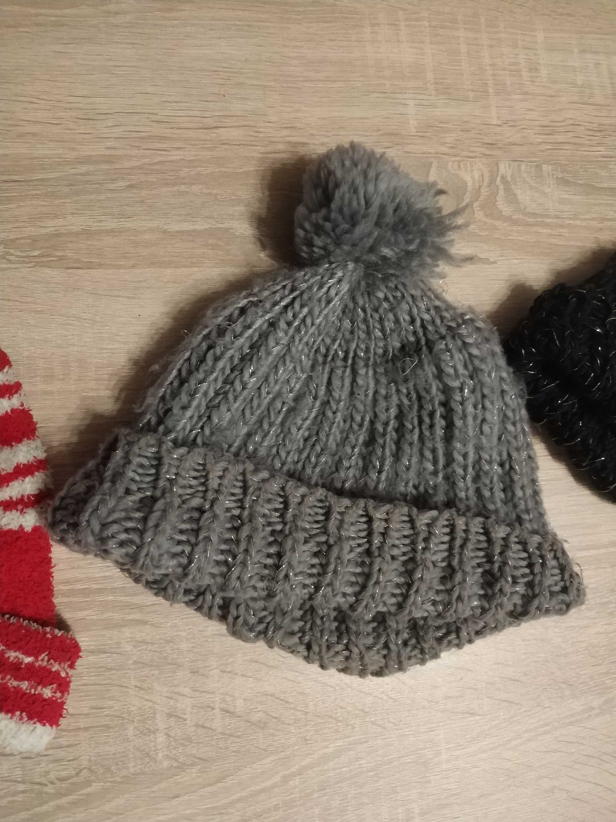 Zestaw damskich czapek zimowych