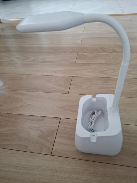 Lampka biurkowa ze zmianą kolorów