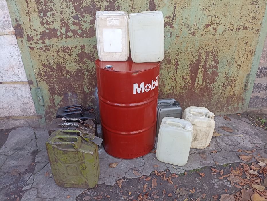 Бочка200л+ каністри 20л