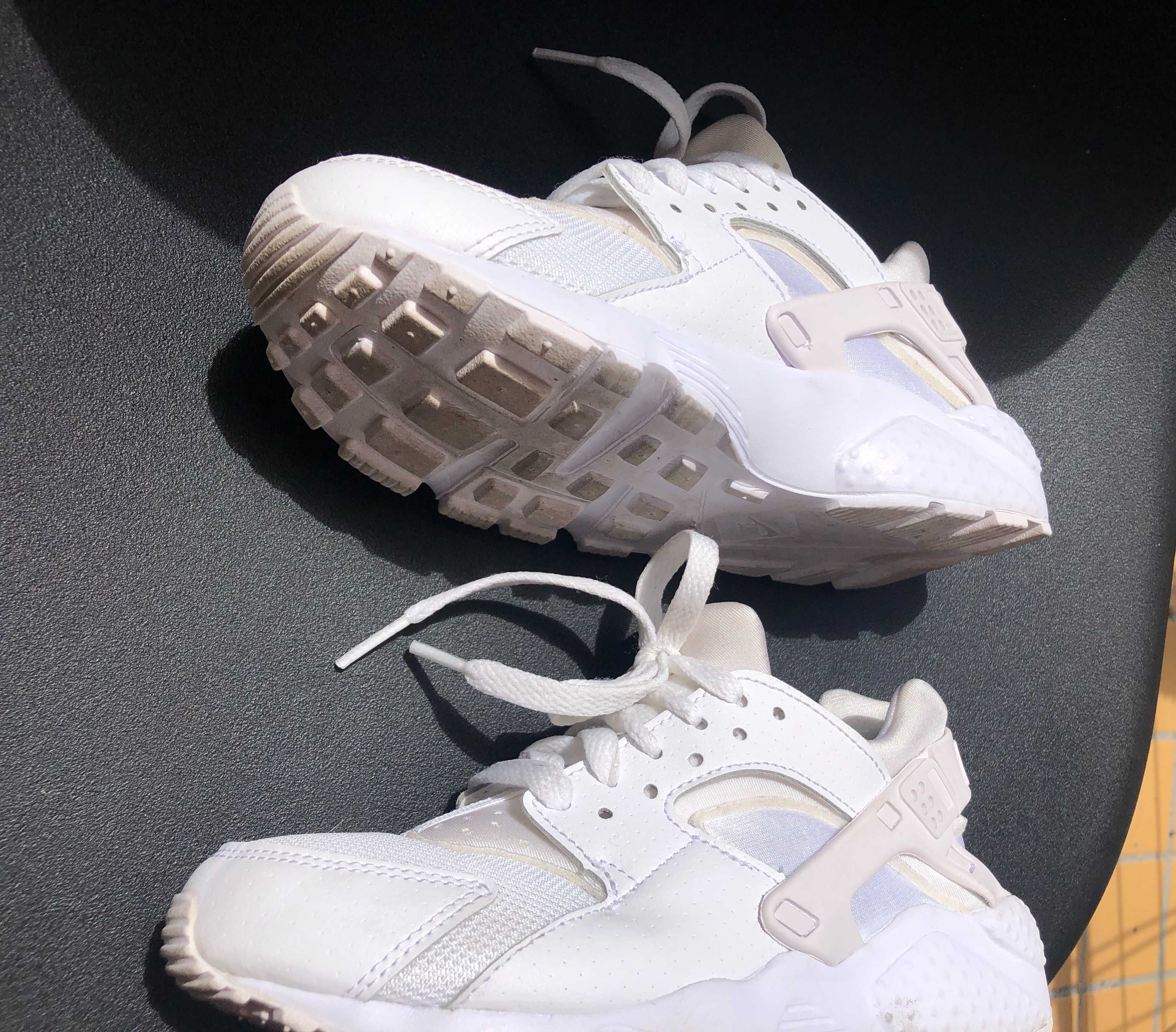 Nike huarache brancas