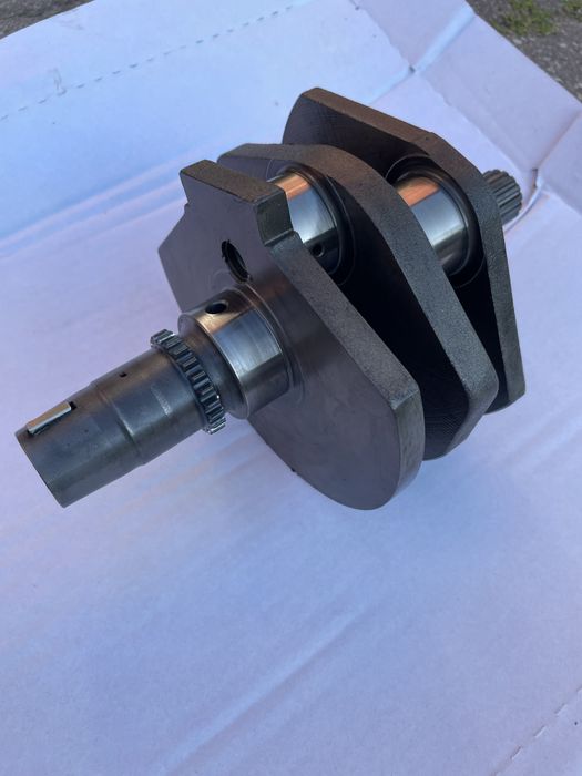 Suzuki VL800 Volusia Intruder wał korbowy