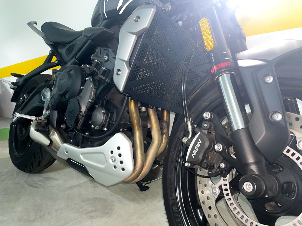 Triumph Trident 660 - FULL EXTRAS