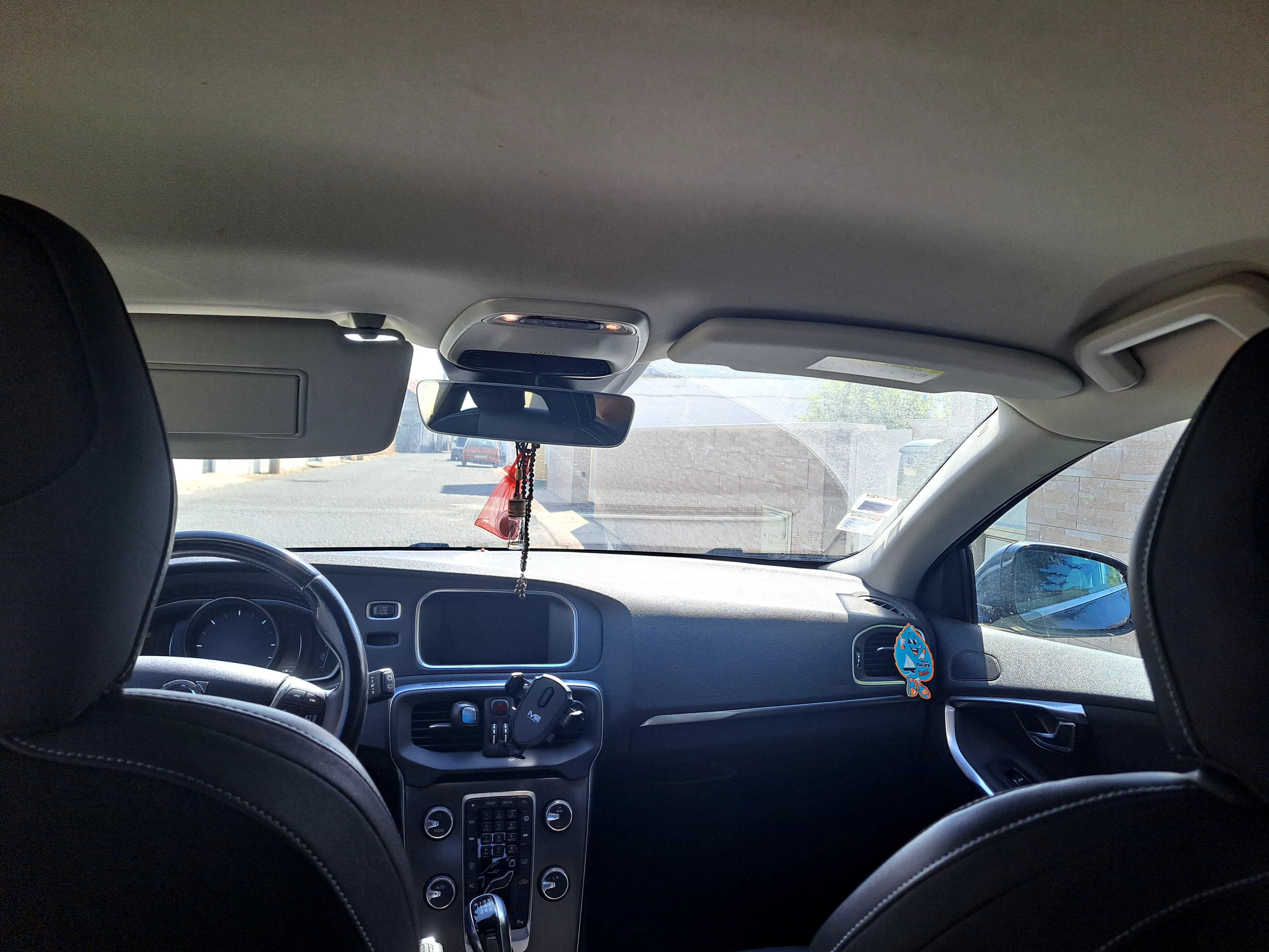 Volvo V40 D2 2015