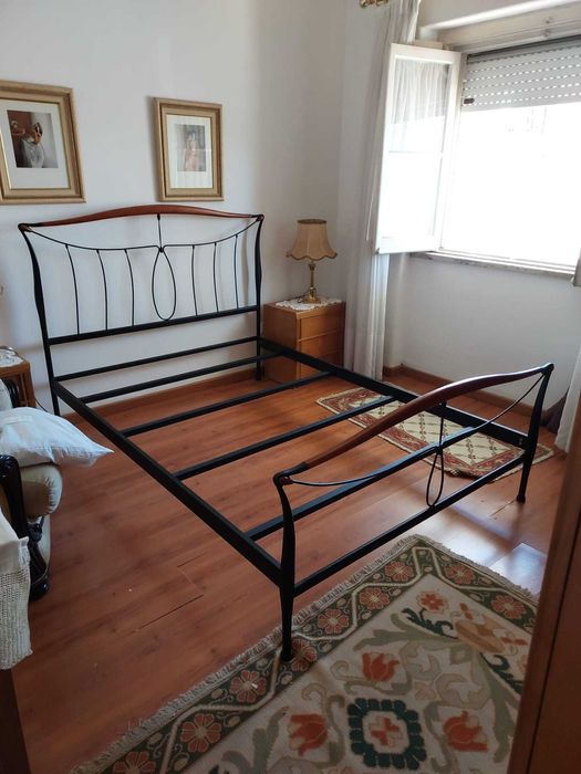 Cama casal com colchão