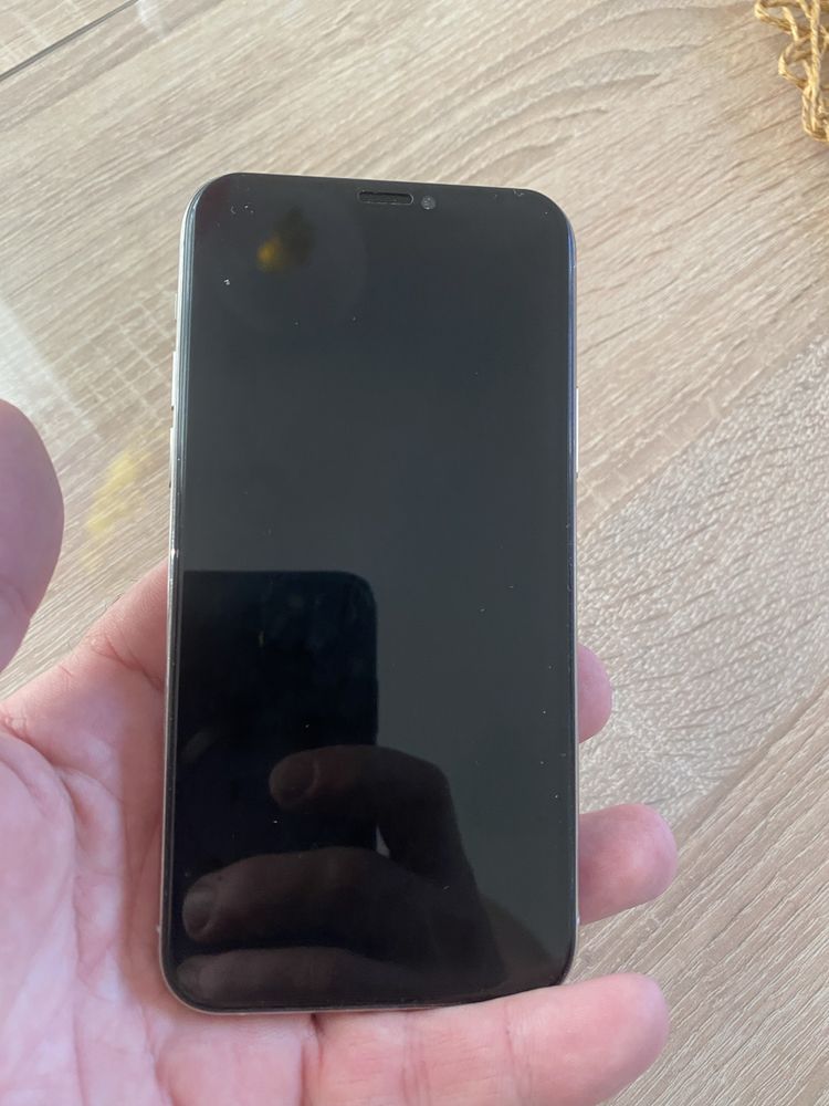 Продам Iphone 11 pro 256