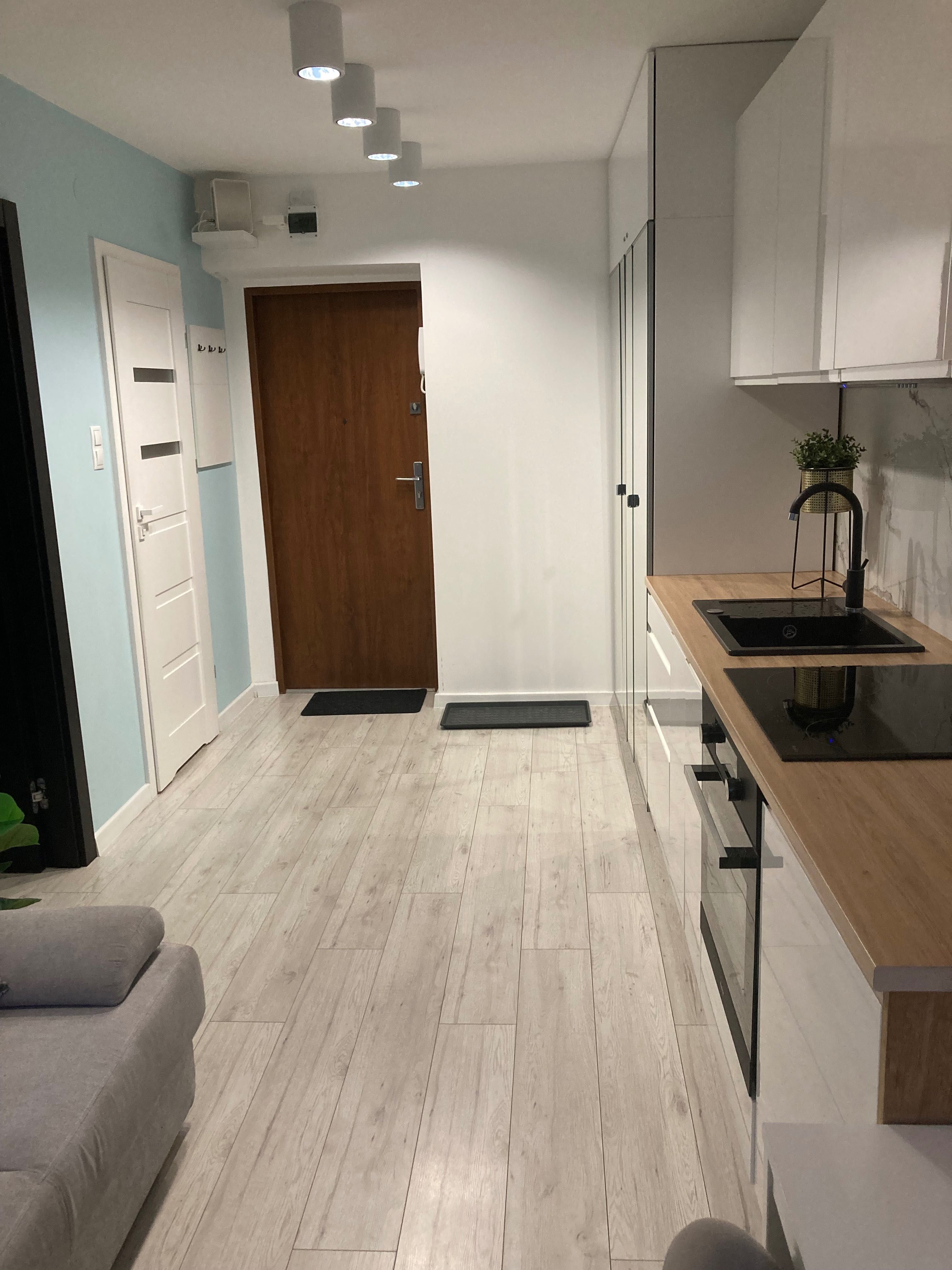 Mieszkanie - Sopot Dolny - salon z aneksem + sypialnia
