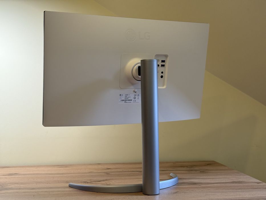 LG 27UP850N-W 4K HDR