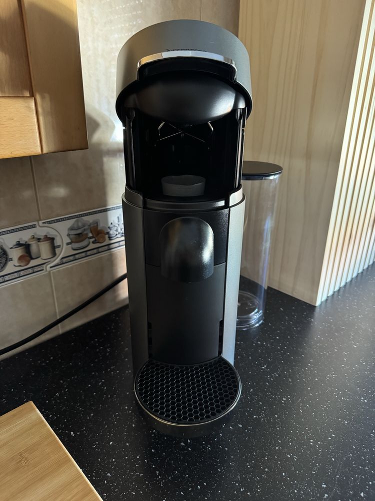 Máquina café Nespresso Vertuo