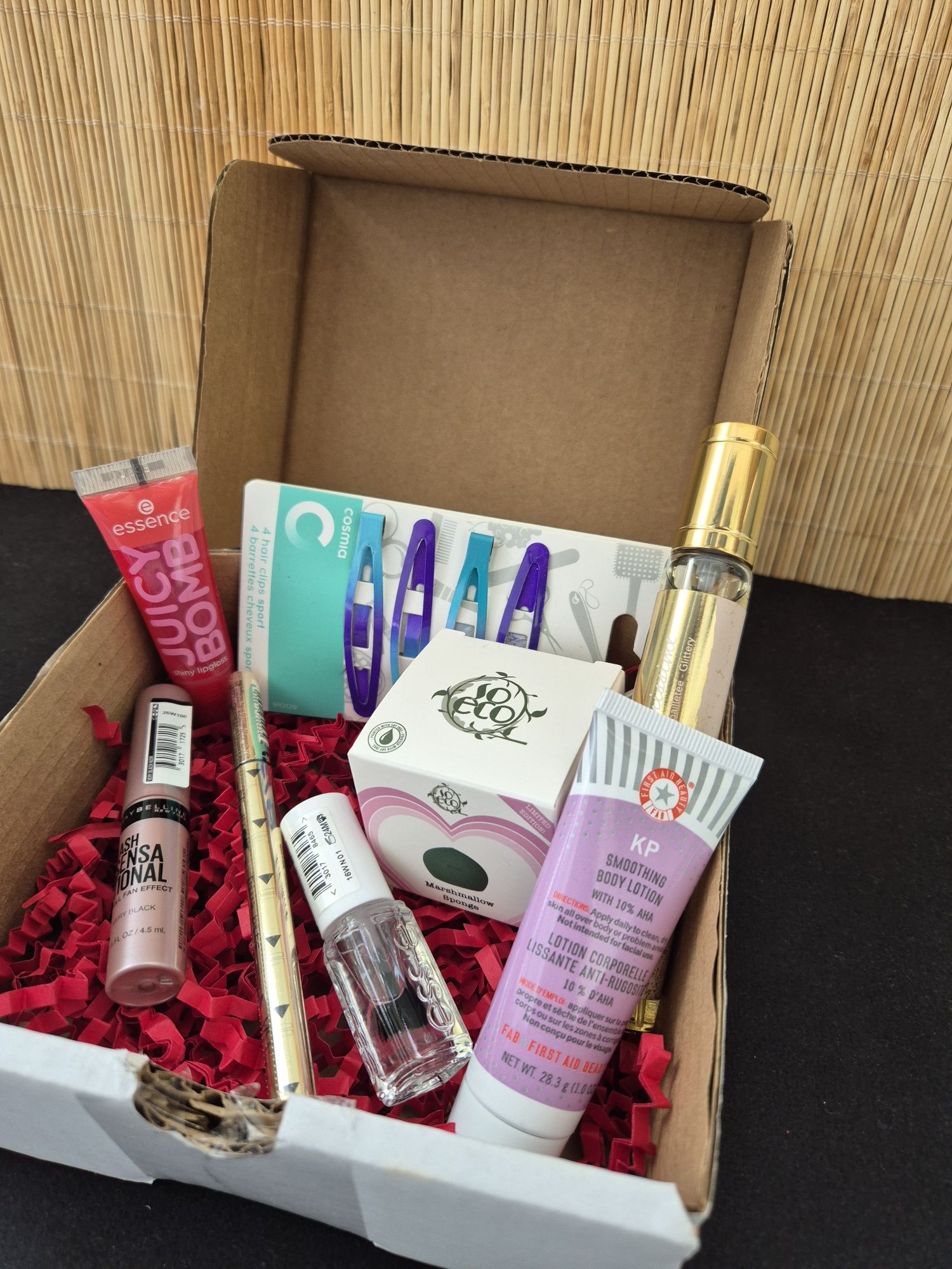 Caixa Box com vários Produtos Beleza e Maquilhagem

Todos os produtos