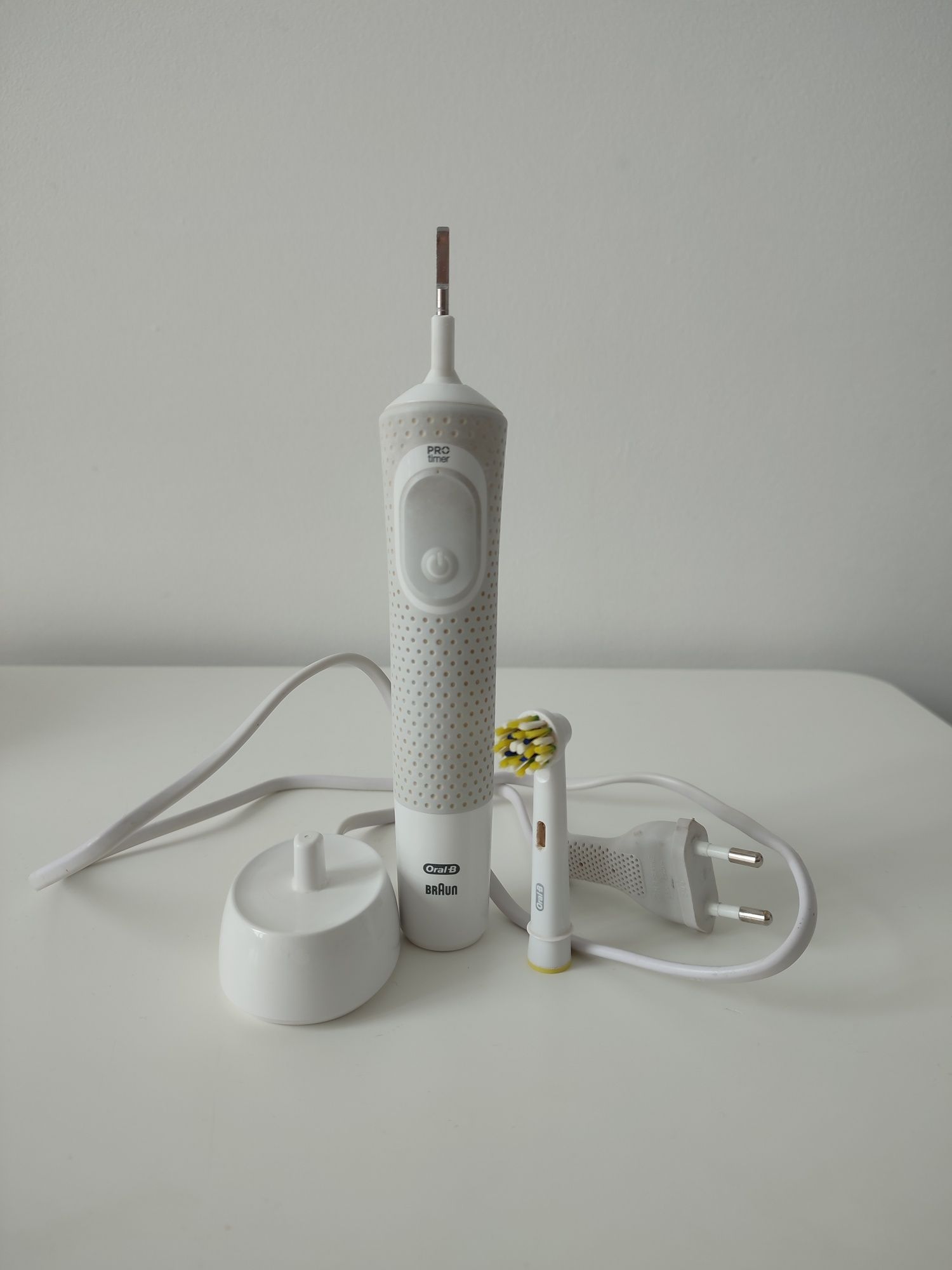 Електрощітка, зубна щітка Braun oral- b